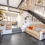 Suede Loft Retreat, Charm, Relax Private Parking * Rome