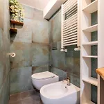 Suede Loft Retreat, Charm, Relax Private Parking