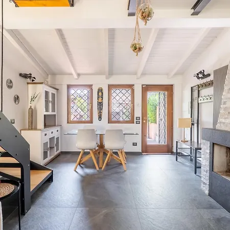 Villa Suede Loft Retreat, Charm, Relax Private Parking