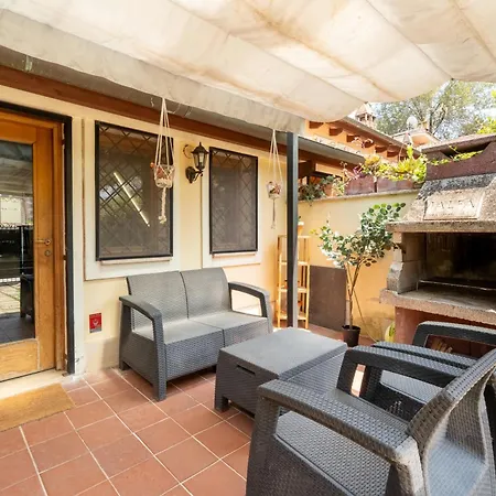 Suede Loft Retreat, Charm, Relax Private Parking Villa *