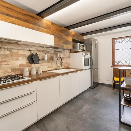Villa Suede Loft Retreat, Charm, Relax Private Parking Rome