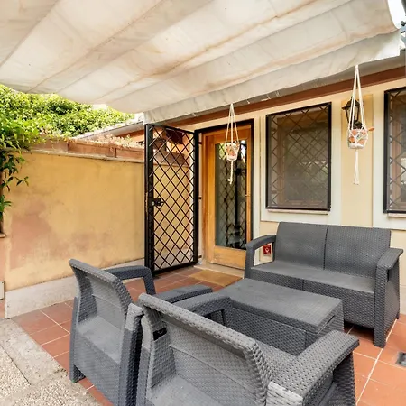 Suede Loft Retreat, Charm, Relax Private Parking Villa *