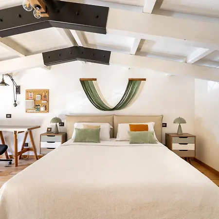 Villa Suede Loft Retreat, Charm, Relax Private Parking *